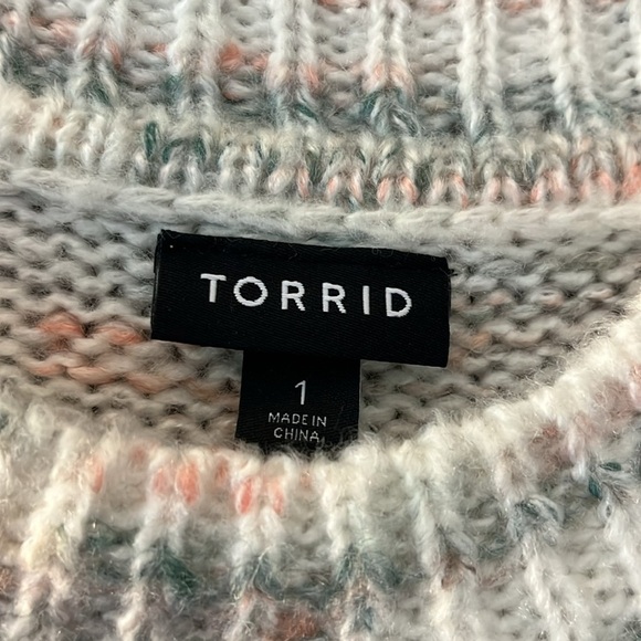 Torrid white knit sweater with gray and pink. Size Torrid 1 - Picture 2 of 7